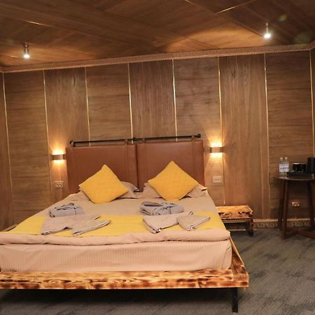 My Hotel Karakol Luaran gambar