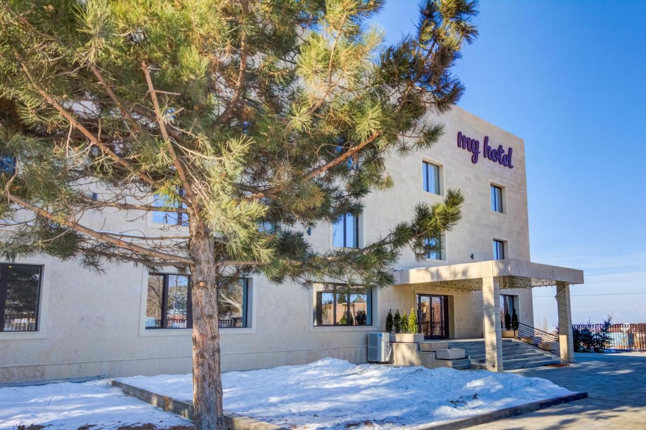 My Hotel Karakol Luaran gambar